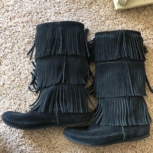 y’all black minnetonka fringe boots